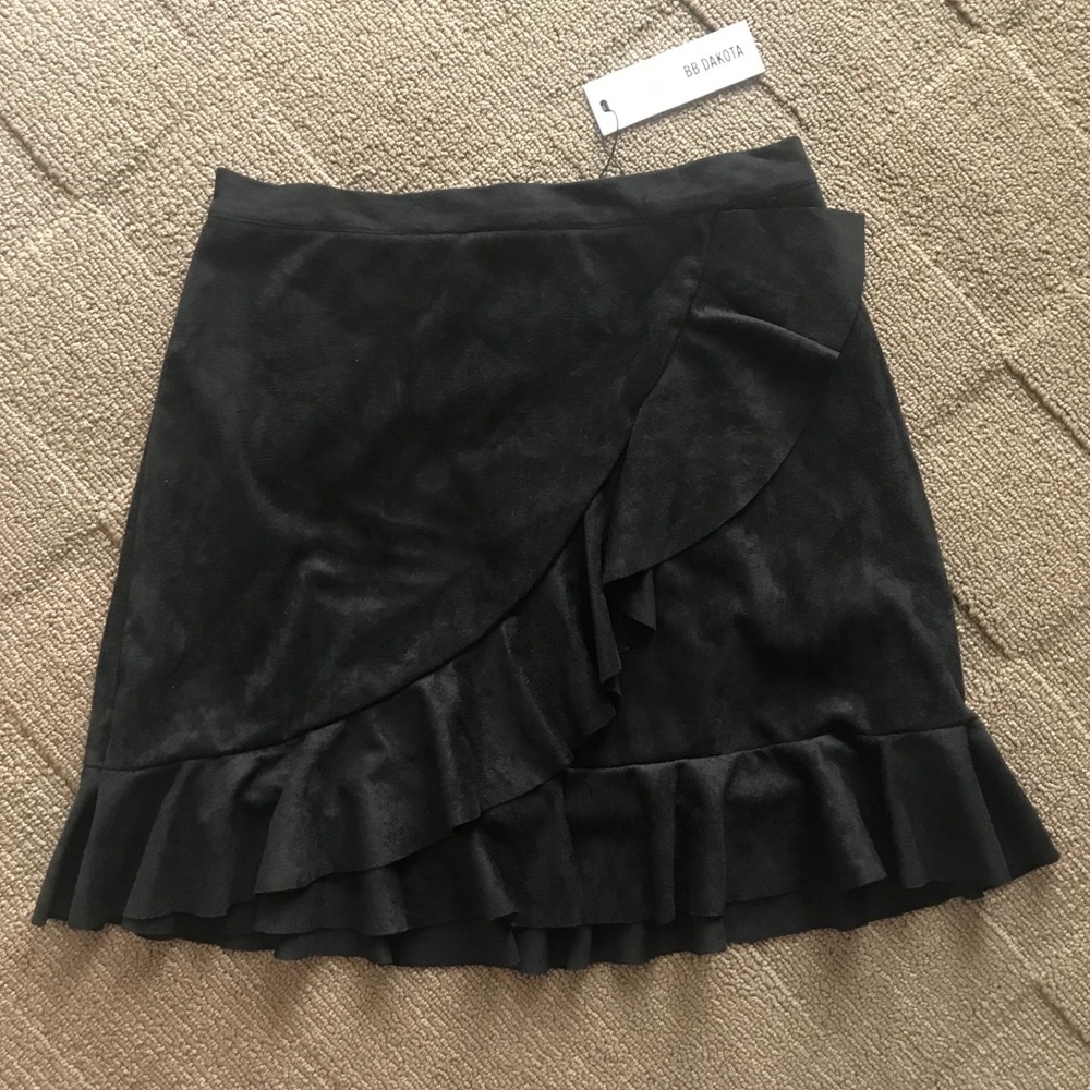 NEW BB Dakota Suede Skirt | Size 4